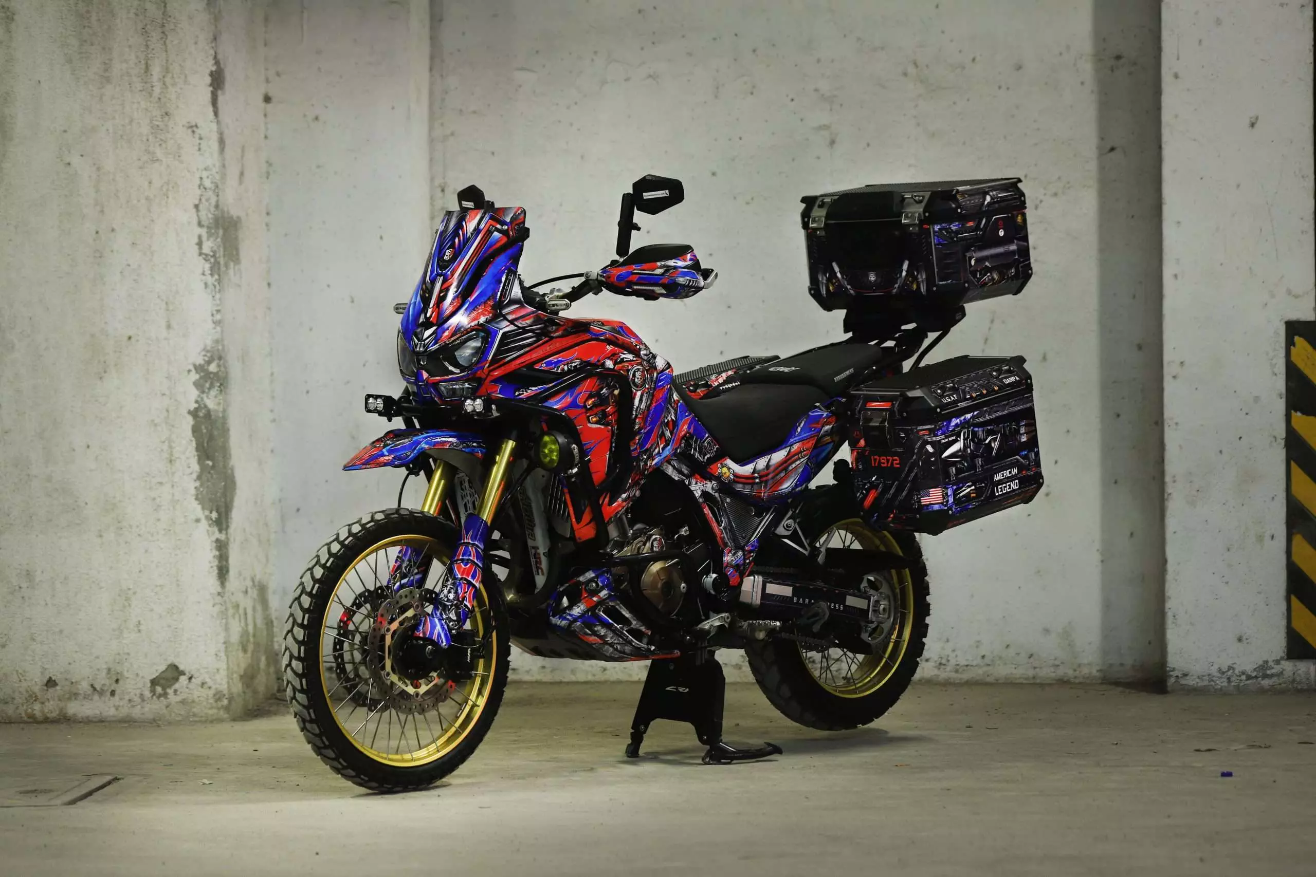 JETOPTIMUS Africa Twin – SKUNKWORKS 04